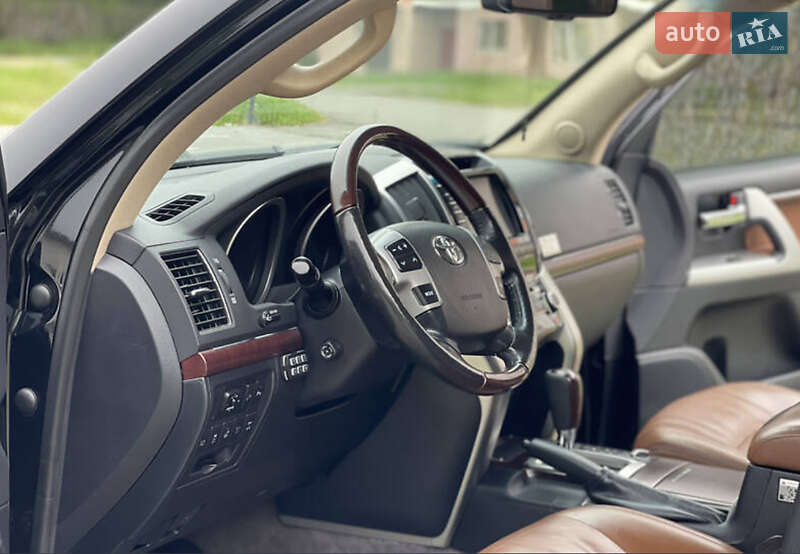 Внедорожник / Кроссовер Toyota Land Cruiser 2014 в Киеве