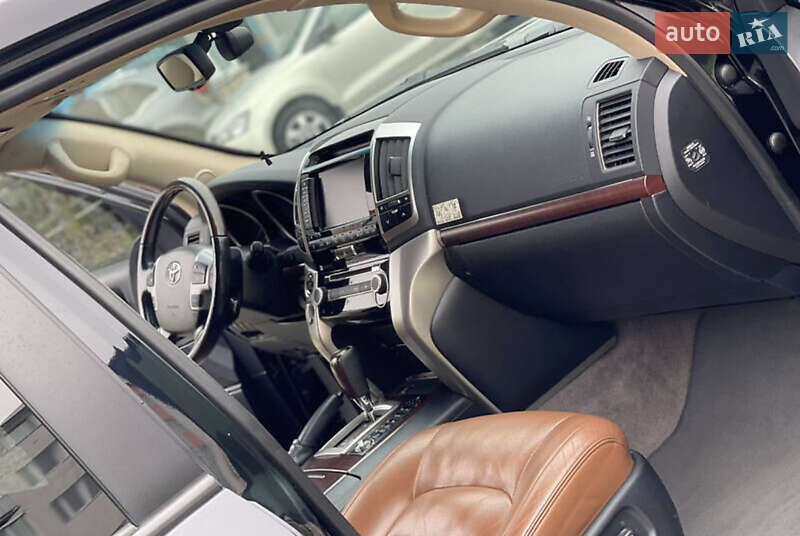 Внедорожник / Кроссовер Toyota Land Cruiser 2014 в Киеве