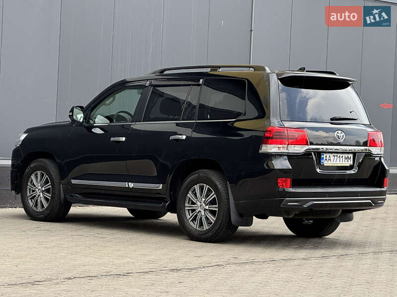 Внедорожник / Кроссовер Toyota Land Cruiser 2017 в Киеве