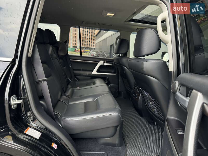 Внедорожник / Кроссовер Toyota Land Cruiser 2017 в Киеве