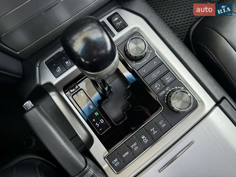 Внедорожник / Кроссовер Toyota Land Cruiser 2017 в Киеве