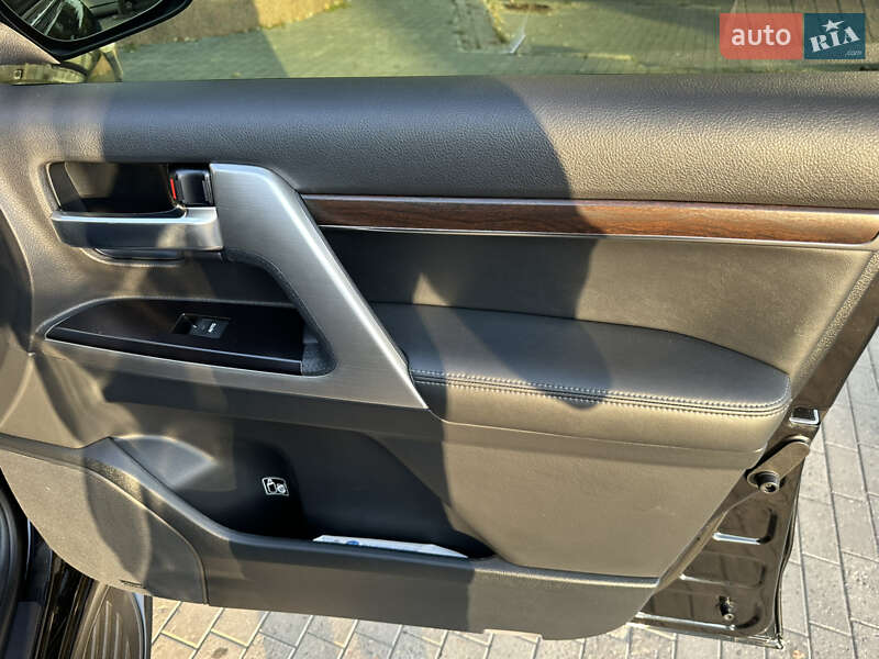 Внедорожник / Кроссовер Toyota Land Cruiser 2016 в Днепре