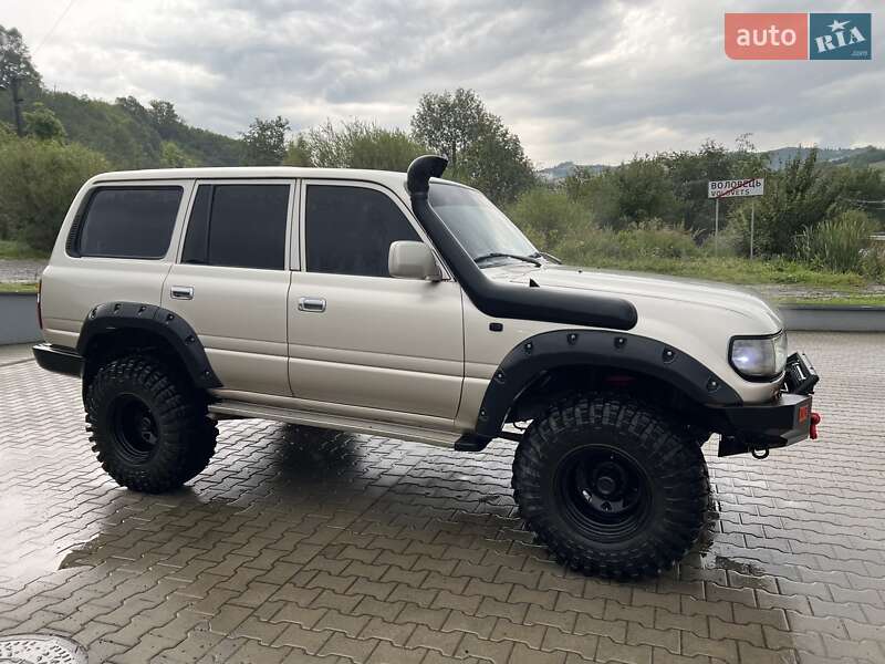 Внедорожник / Кроссовер Toyota Land Cruiser 1995 в Воловце