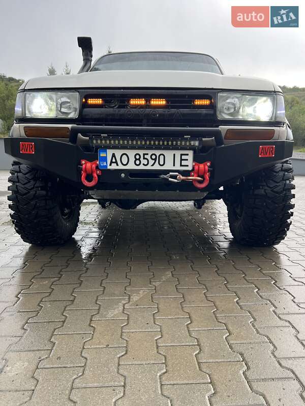 Внедорожник / Кроссовер Toyota Land Cruiser 1995 в Воловце