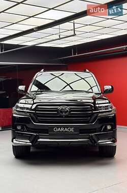 Внедорожник / Кроссовер Toyota Land Cruiser 2018 в 