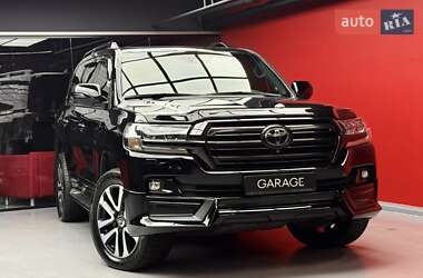 Внедорожник / Кроссовер Toyota Land Cruiser 2018 в 
