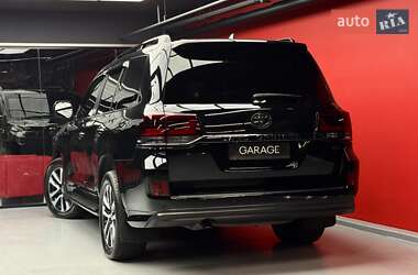 Внедорожник / Кроссовер Toyota Land Cruiser 2018 в 