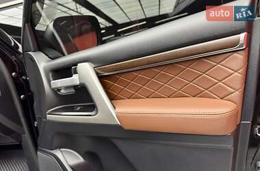 Внедорожник / Кроссовер Toyota Land Cruiser 2018 в 