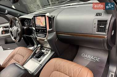 Внедорожник / Кроссовер Toyota Land Cruiser 2018 в 