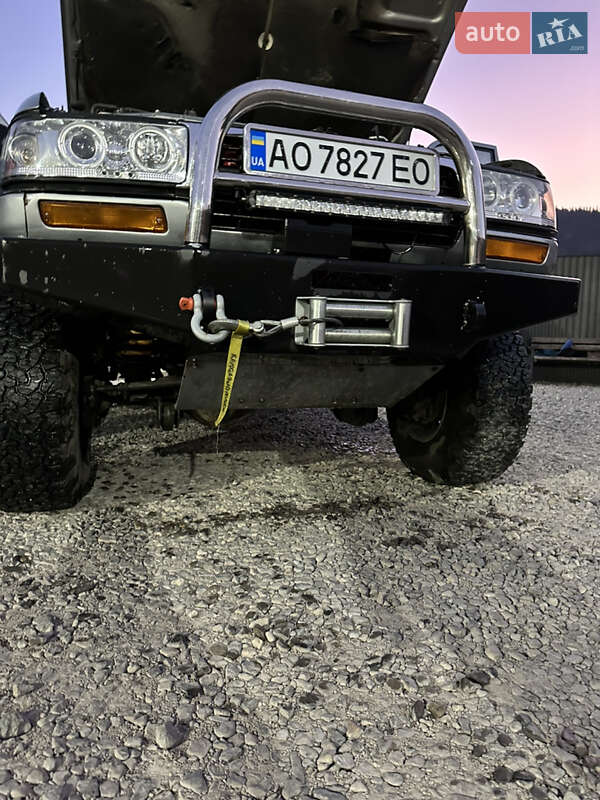 Внедорожник / Кроссовер Toyota Land Cruiser 1994 в Рахове