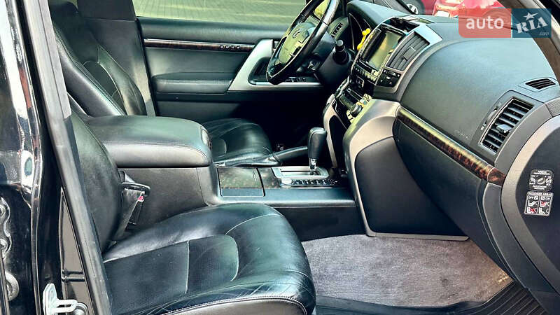 Внедорожник / Кроссовер Toyota Land Cruiser 2012 в Запорожье фото 12 Внедорожник / Кроссовер Toyota Land Cruiser 2012 в Запорожье