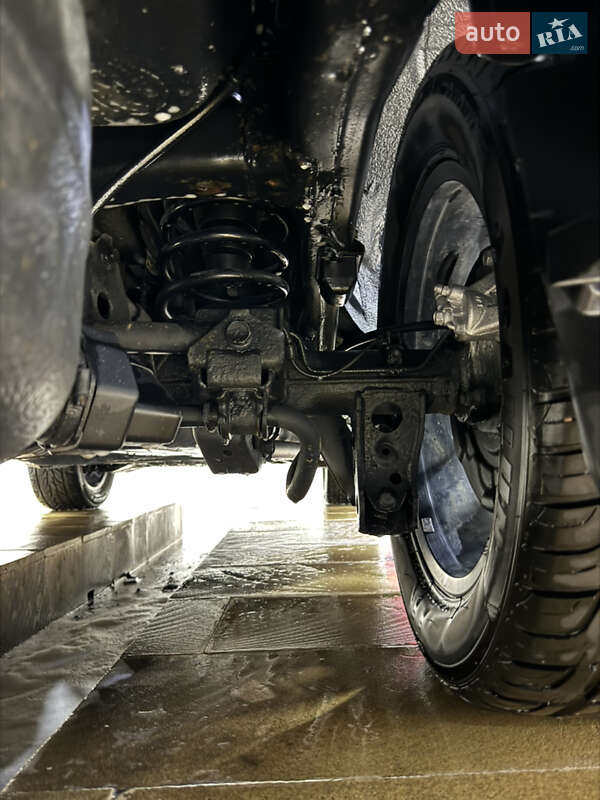 Внедорожник / Кроссовер Toyota Land Cruiser 2011 в Киеве фото 24 Внедорожник / Кроссовер Toyota Land Cruiser 2011 в Киеве