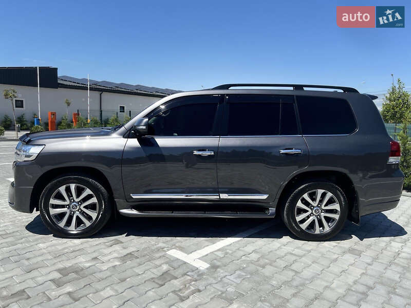 Внедорожник / Кроссовер Toyota Land Cruiser 2017 в Ужгороде