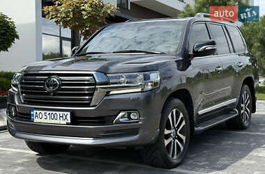 Внедорожник / Кроссовер Toyota Land Cruiser 2018 в 