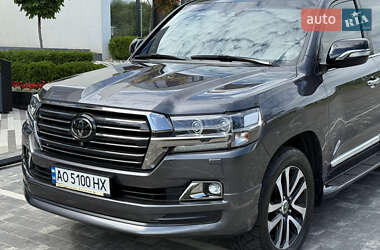 Внедорожник / Кроссовер Toyota Land Cruiser 2018 в 