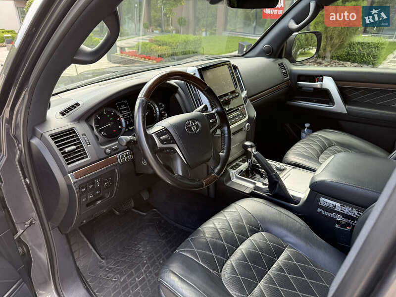 Позашляховик / Кросовер Toyota Land Cruiser 2018 в Ужгороді фото 15 Позашляховик / Кросовер Toyota Land Cruiser 2018 в Ужгороді