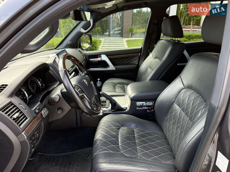 Позашляховик / Кросовер Toyota Land Cruiser 2018 в Ужгороді фото 16 Позашляховик / Кросовер Toyota Land Cruiser 2018 в Ужгороді