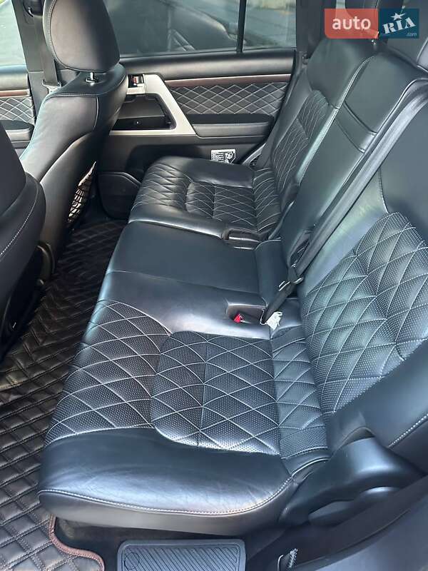 Внедорожник / Кроссовер Toyota Land Cruiser 2017 в Днепре