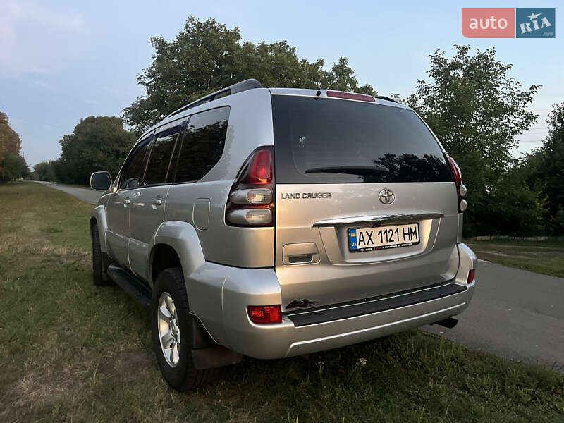 Внедорожник / Кроссовер Toyota Land Cruiser 2005 в Краснограде