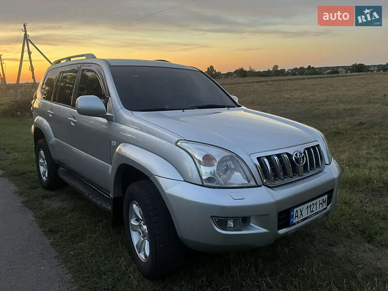 Внедорожник / Кроссовер Toyota Land Cruiser 2005 в Краснограде