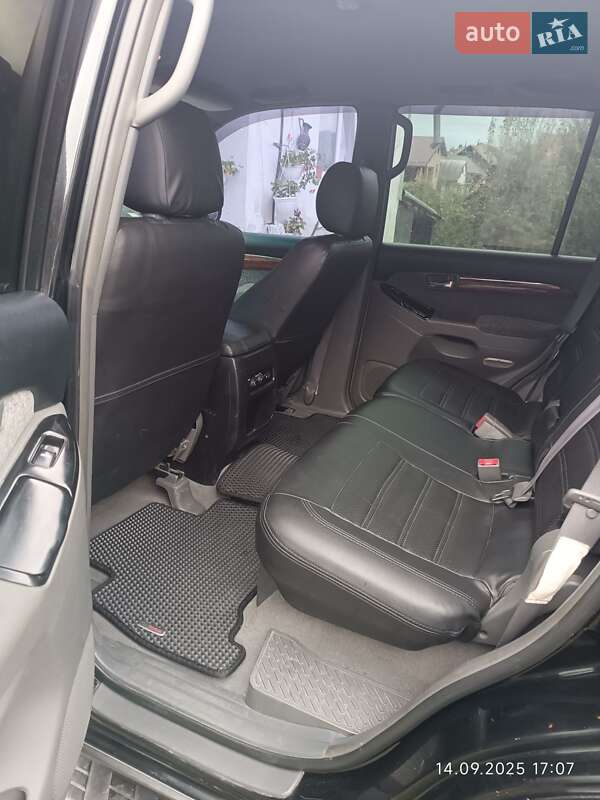 Внедорожник / Кроссовер Toyota Land Cruiser 2005 в Львове