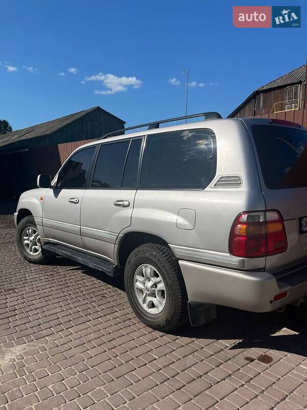 Внедорожник / Кроссовер Toyota Land Cruiser 2001 в Балаклее