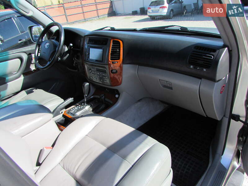 Внедорожник / Кроссовер Toyota Land Cruiser 2004 в Кропивницком