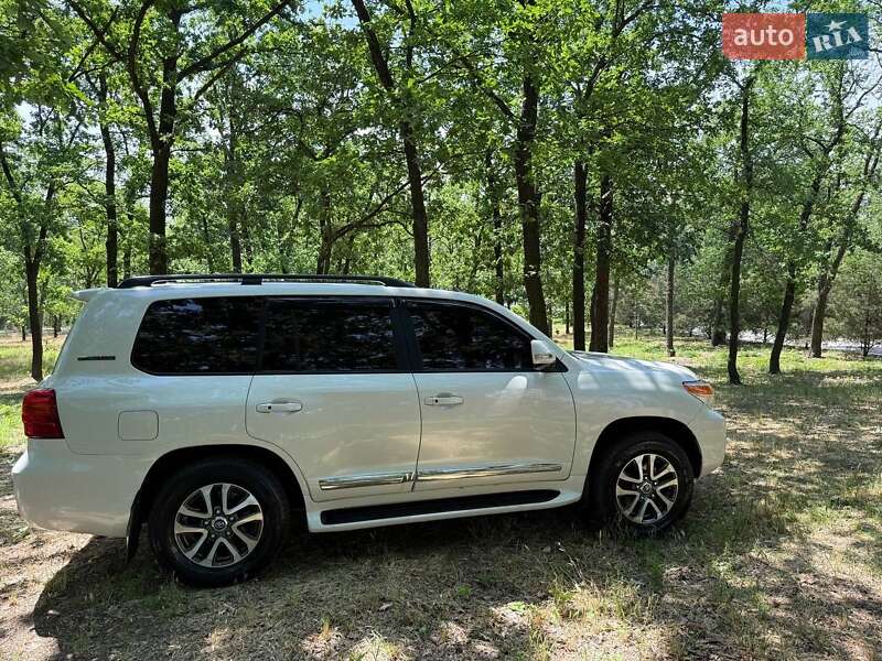 Внедорожник / Кроссовер Toyota Land Cruiser 2013 в Запорожье