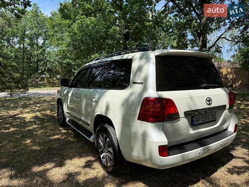 Внедорожник / Кроссовер Toyota Land Cruiser 2013 в Запорожье