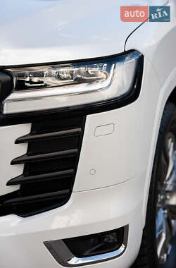 Внедорожник / Кроссовер Toyota Land Cruiser 2023 в 
