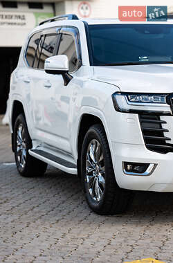 Внедорожник / Кроссовер Toyota Land Cruiser 2023 в 