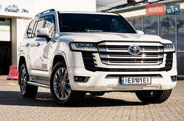 Внедорожник / Кроссовер Toyota Land Cruiser 2023 в 