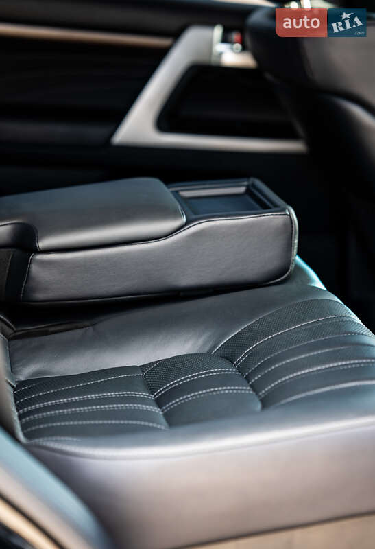 Позашляховик / Кросовер Toyota Land Cruiser 2020 в Чернівцях