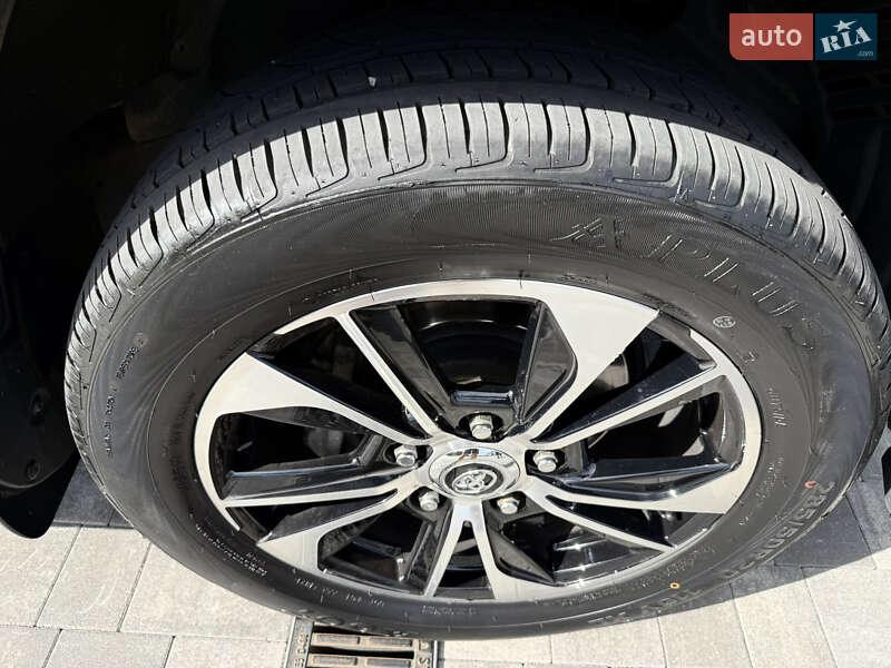 Внедорожник / Кроссовер Toyota Land Cruiser 2020 в Днепре