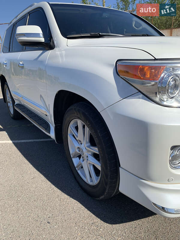 Внедорожник / Кроссовер Toyota Land Cruiser 2013 в Кривом Роге