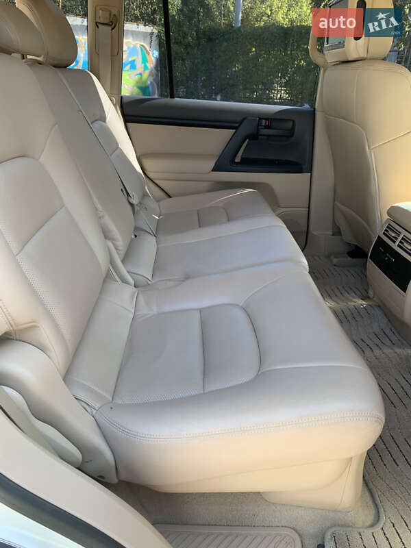 Внедорожник / Кроссовер Toyota Land Cruiser 2013 в Кривом Роге