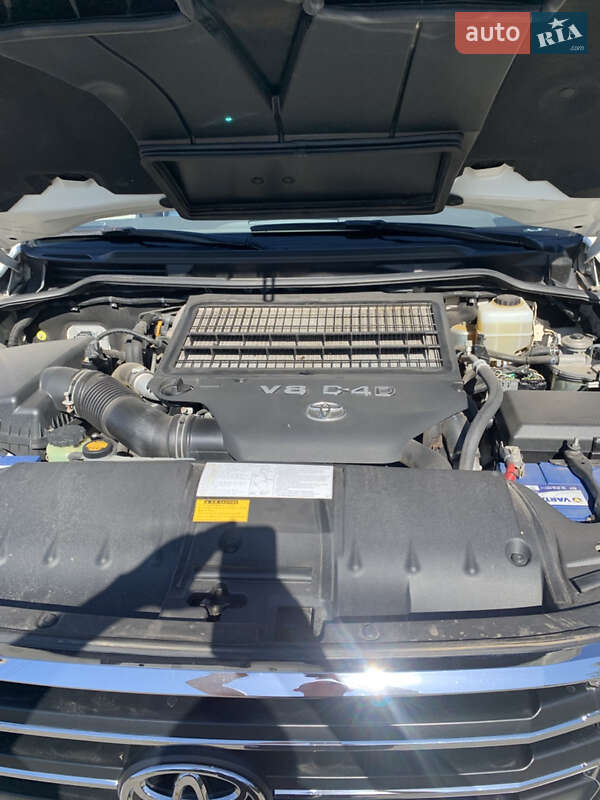 Внедорожник / Кроссовер Toyota Land Cruiser 2013 в Кривом Роге