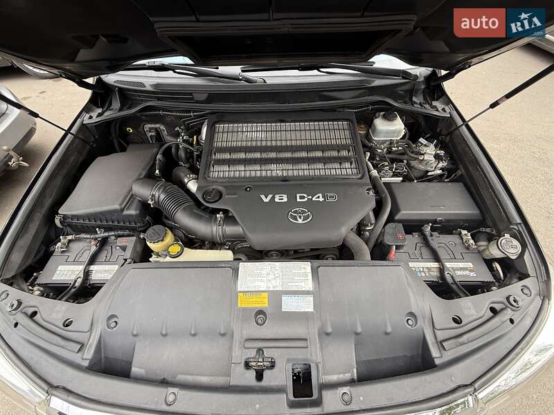 Внедорожник / Кроссовер Toyota Land Cruiser 2012 в Калуше