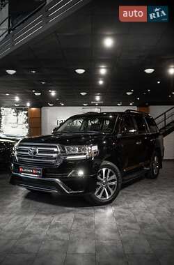Позашляховик / Кросовер Toyota Land Cruiser 2018 в 