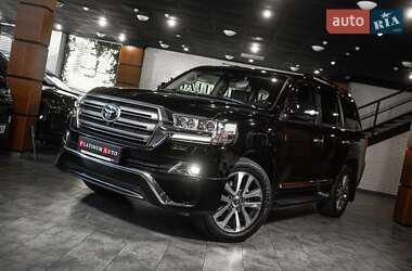 Позашляховик / Кросовер Toyota Land Cruiser 2018 в 