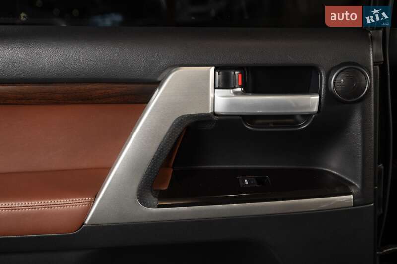 Внедорожник / Кроссовер Toyota Land Cruiser 2018 в Одессе фото 32 Внедорожник / Кроссовер Toyota Land Cruiser 2018 в Одессе