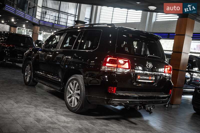 Внедорожник / Кроссовер Toyota Land Cruiser 2018 в Одессе фото 37 Внедорожник / Кроссовер Toyota Land Cruiser 2018 в Одессе