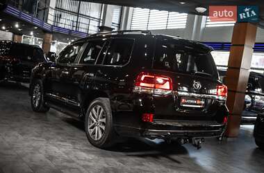 Позашляховик / Кросовер Toyota Land Cruiser 2018 в 