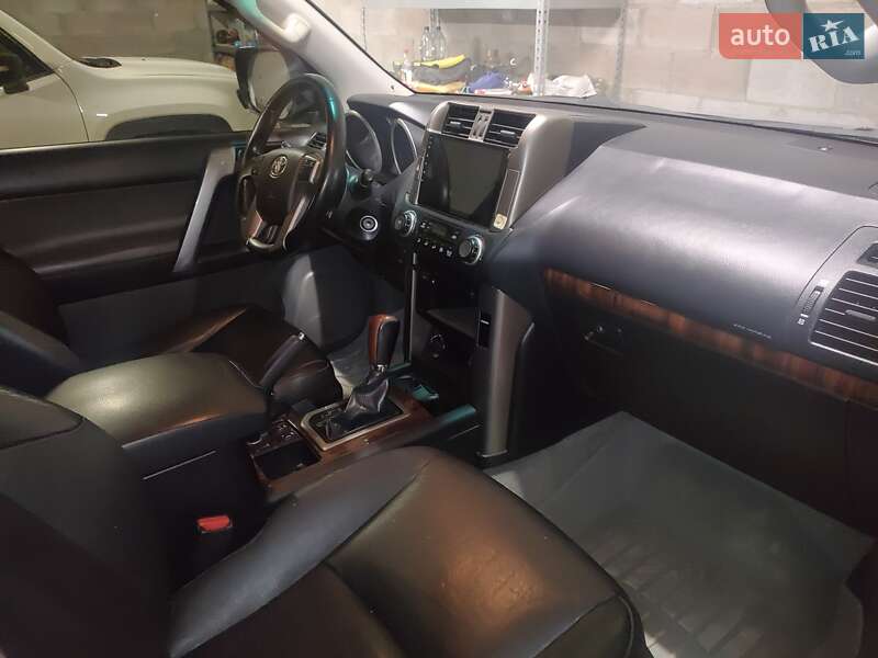 Внедорожник / Кроссовер Toyota Land Cruiser 2012 в Кривом Роге фото 8 Внедорожник / Кроссовер Toyota Land Cruiser 2012 в Кривом Роге