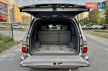 Внедорожник / Кроссовер Toyota Land Cruiser 2003 в 