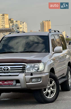 Внедорожник / Кроссовер Toyota Land Cruiser 2003 в 