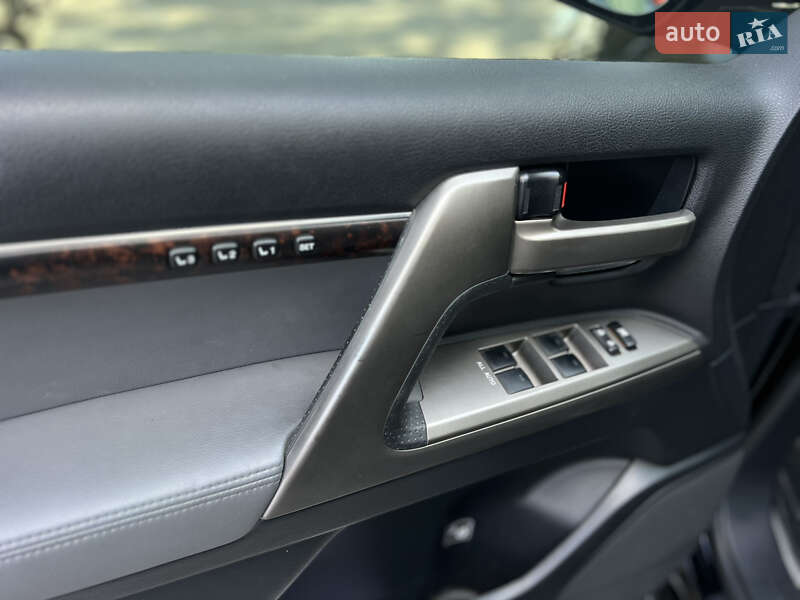 Внедорожник / Кроссовер Toyota Land Cruiser 2011 в Умани фото 9 Внедорожник / Кроссовер Toyota Land Cruiser 2011 в Умани