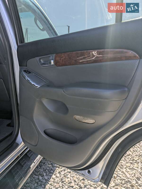 Внедорожник / Кроссовер Toyota Land Cruiser 2004 в Львове