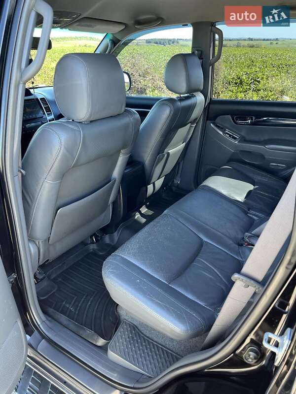 Внедорожник / Кроссовер Toyota Land Cruiser 2007 в Львове