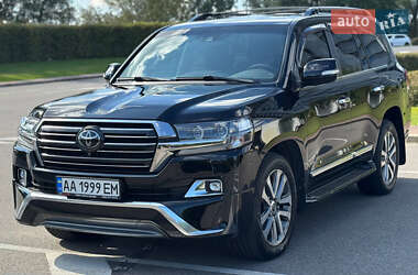 Внедорожник / Кроссовер Toyota Land Cruiser 2017 в Киеве